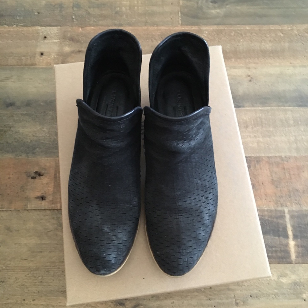 Lucky brand black booties sz 6.5